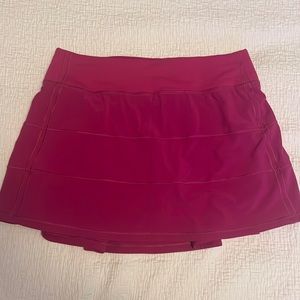 Pink Lululemon skirt size 6 tall.
